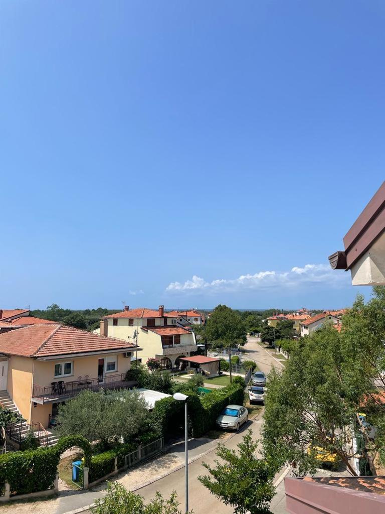 Apartament Rozi *