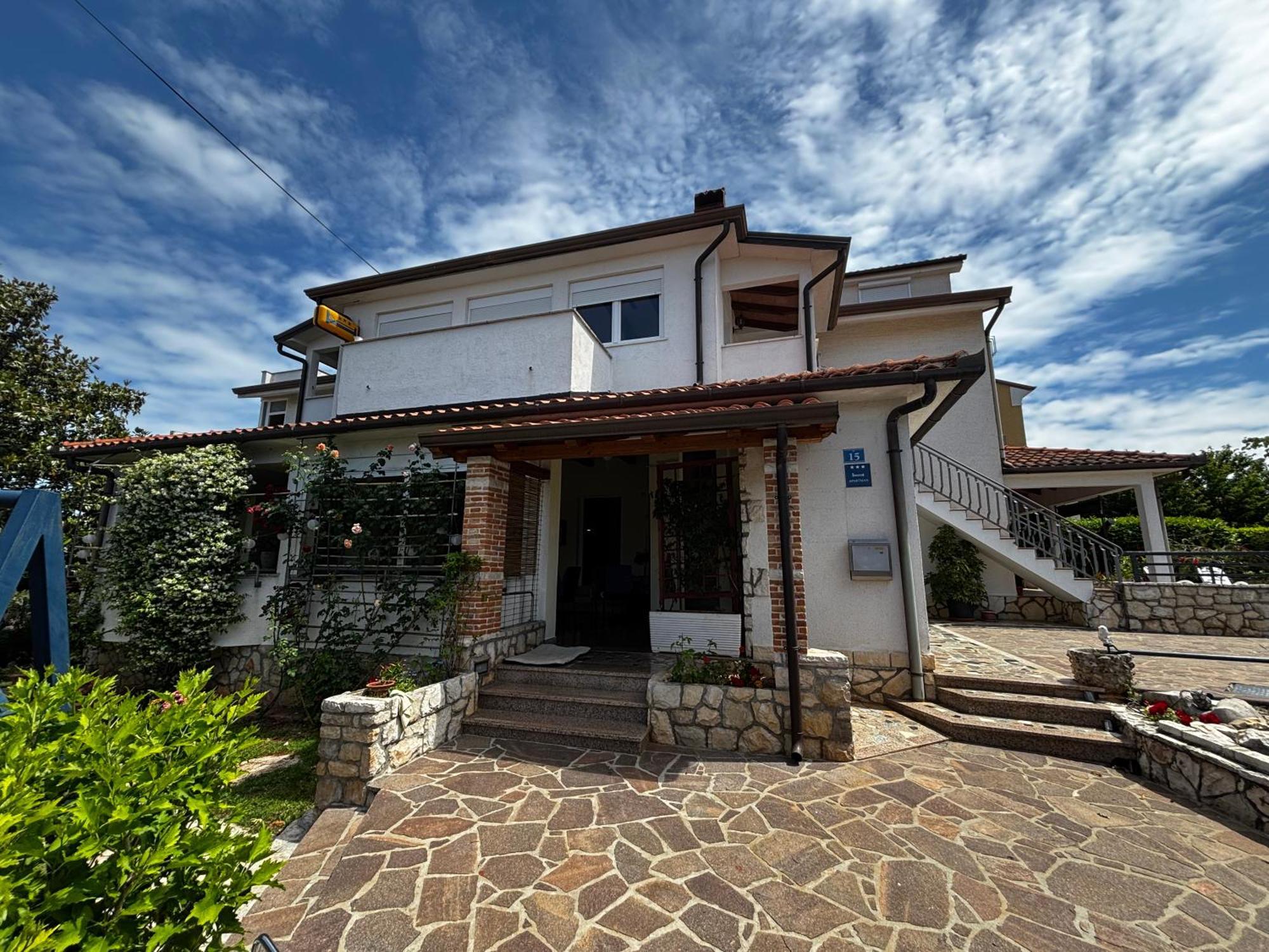 Apartment Rozi