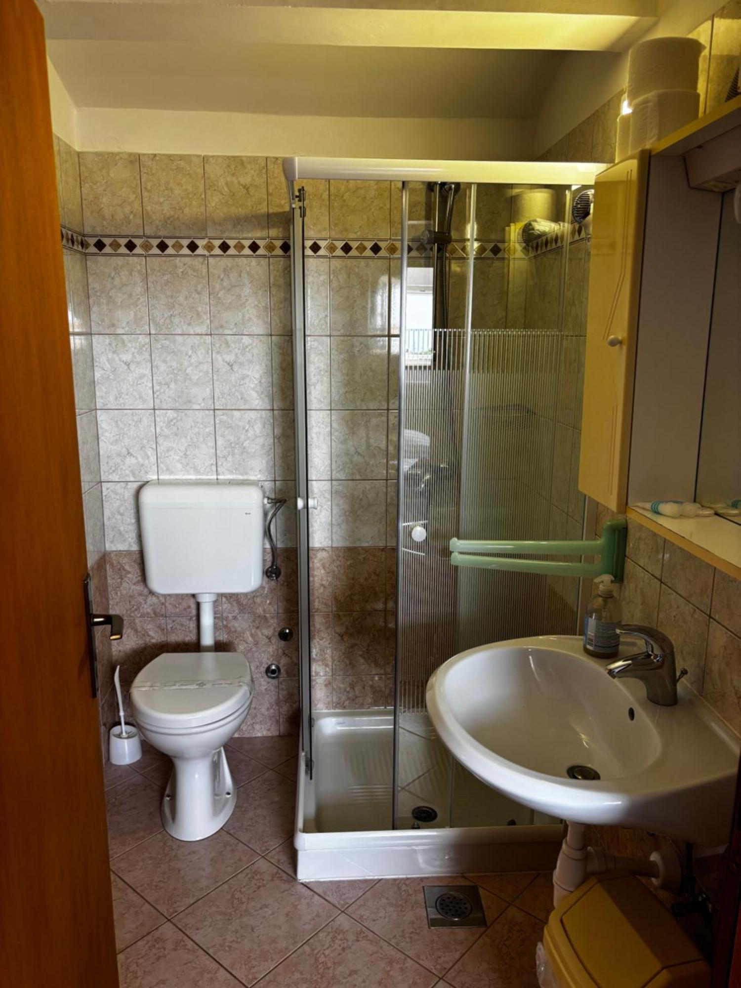 Apartment Rozi *