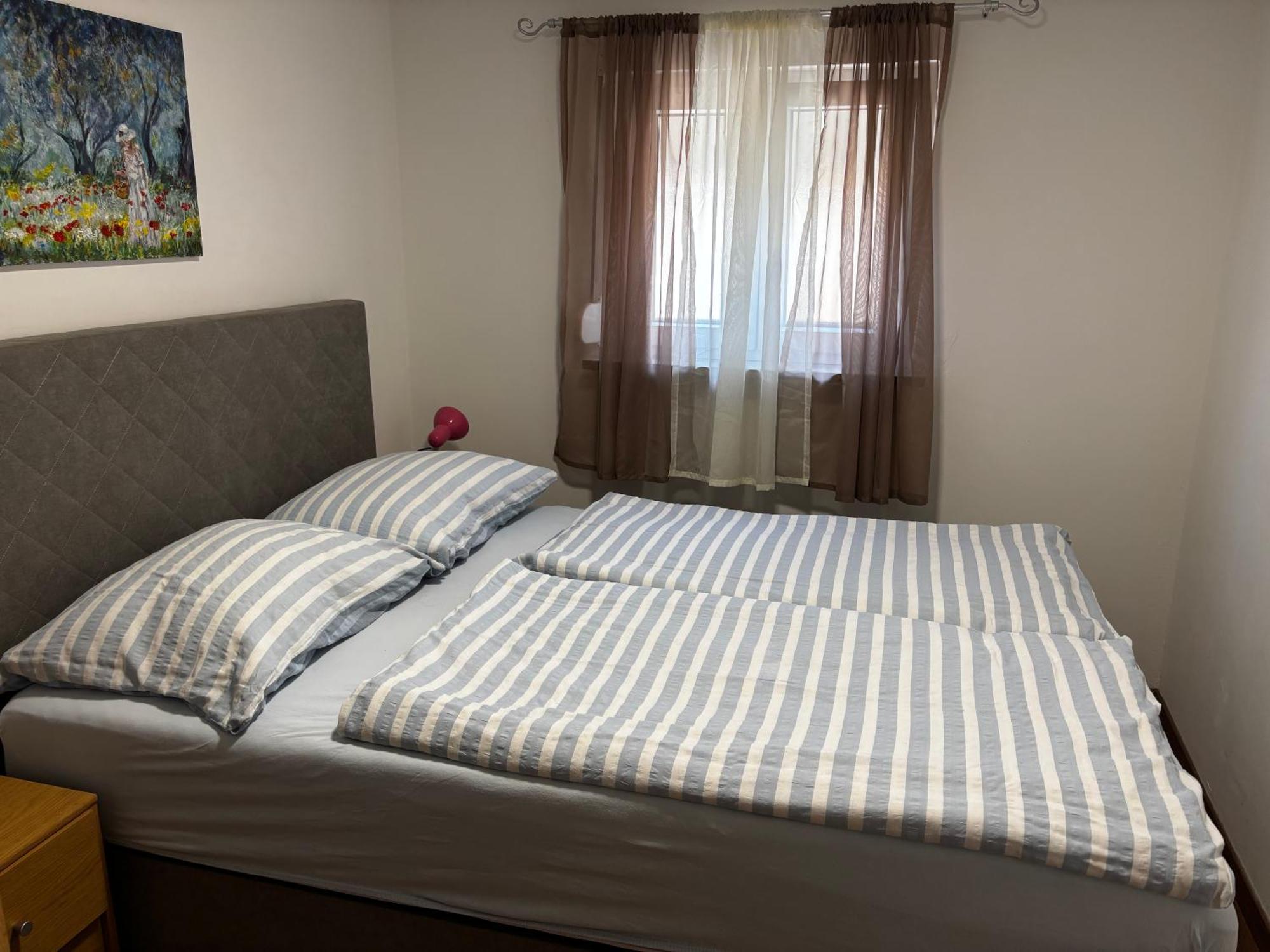 Rozi Apartment *